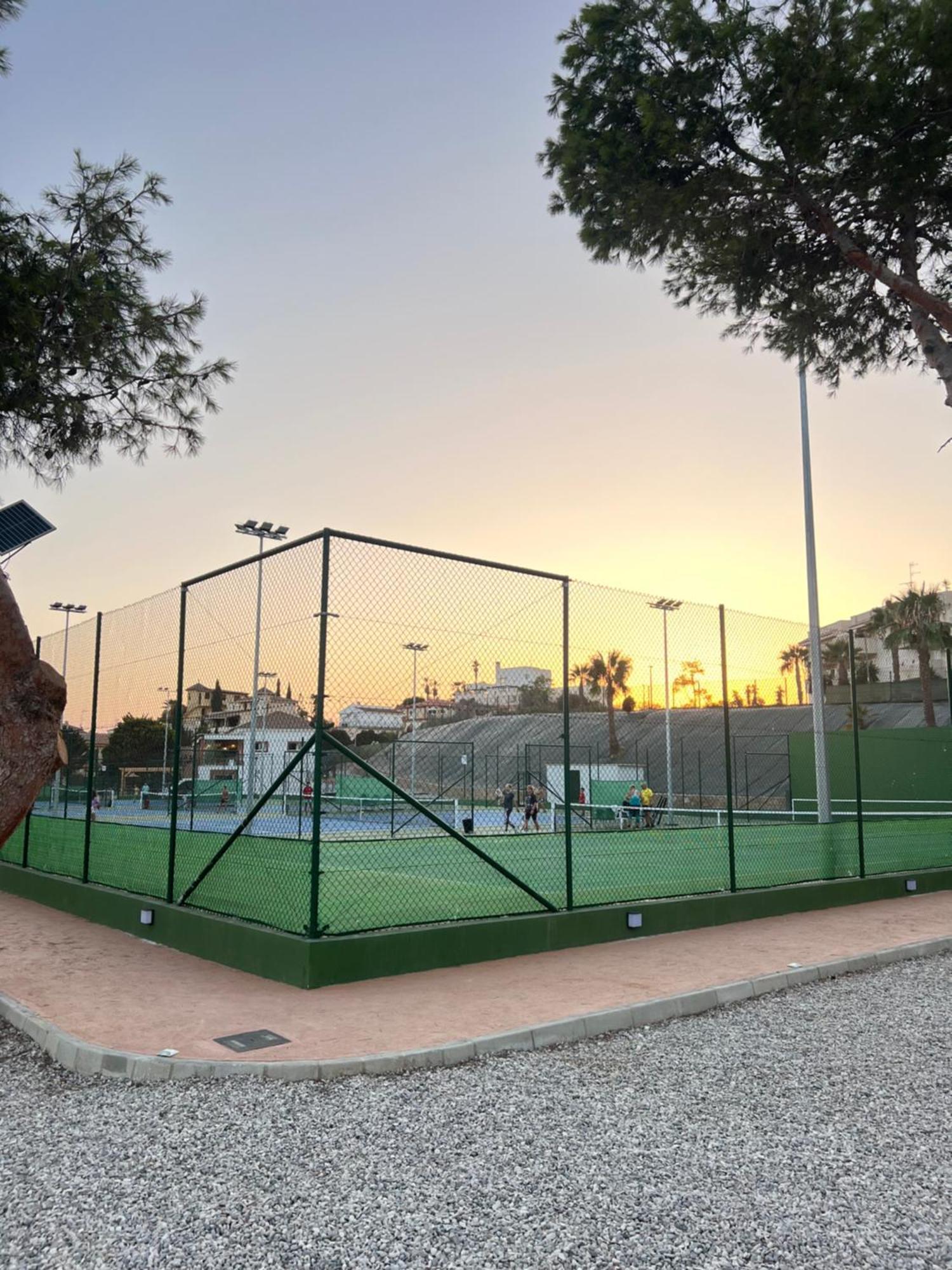 Piso Con Ac, Piscina Y Pista De Padel Y Tenis En Águilas Exterior foto